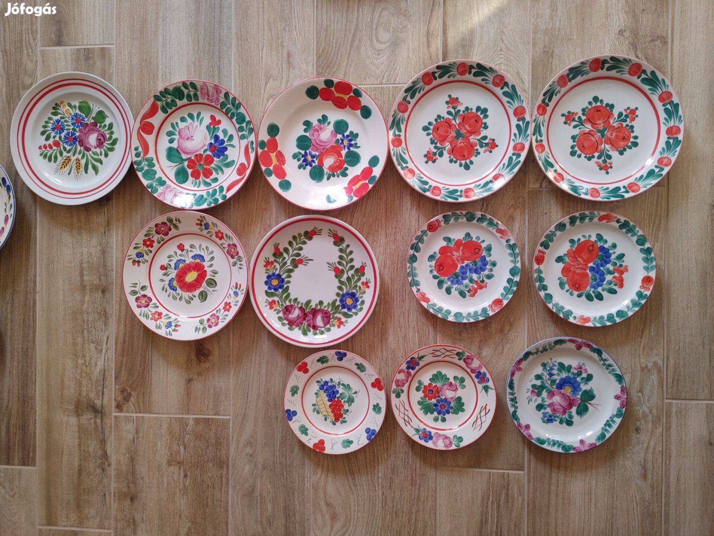 Hollóházi és kalocsai mintás falitányérok egy tételként