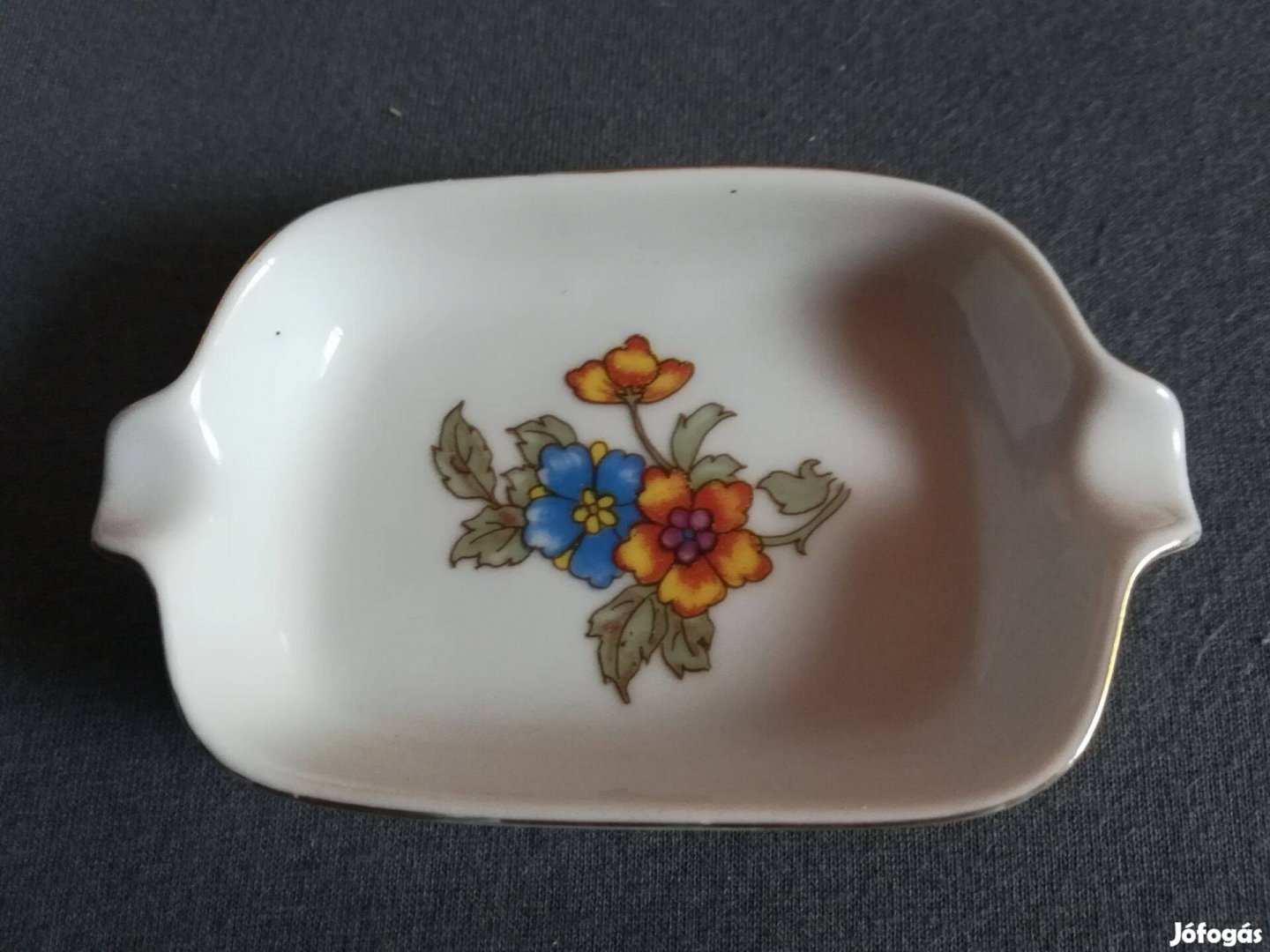 Hollóházi hamutartó hibátlan,régi porelán!76