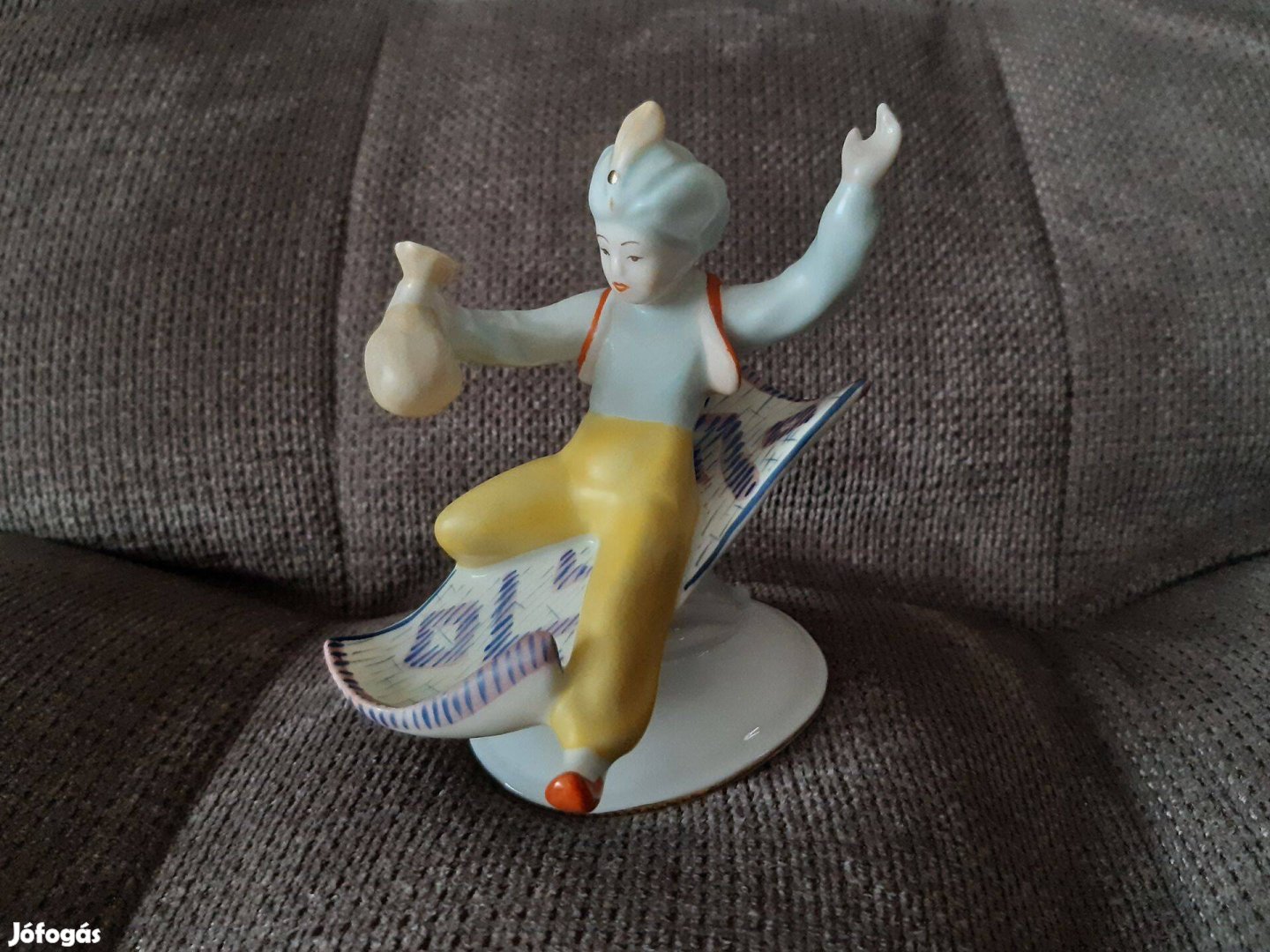Hollóházi jelzésű Aladin Aladdin nipp figura porcelán eladó
