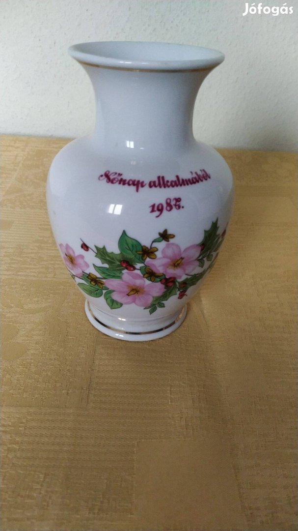 Hollóházi jelzett hasas porcelán váza 15 cm"suvenir"