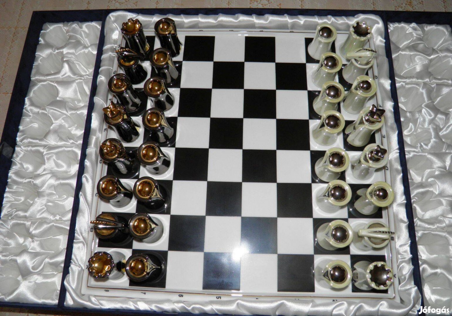 Hollóházi nagy porcelán sakk-készlet, sakk, 2012
