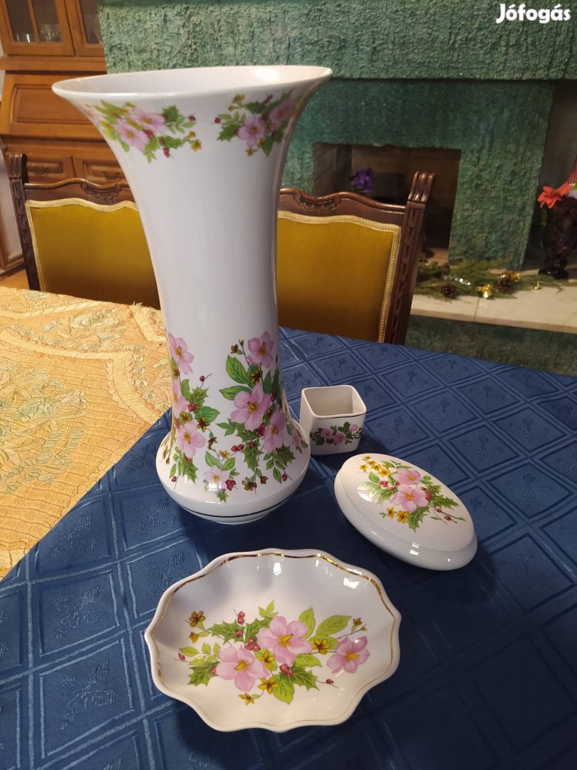 Hollóházi porcelán, 4 darabos készlet,óriási vázával Bp.