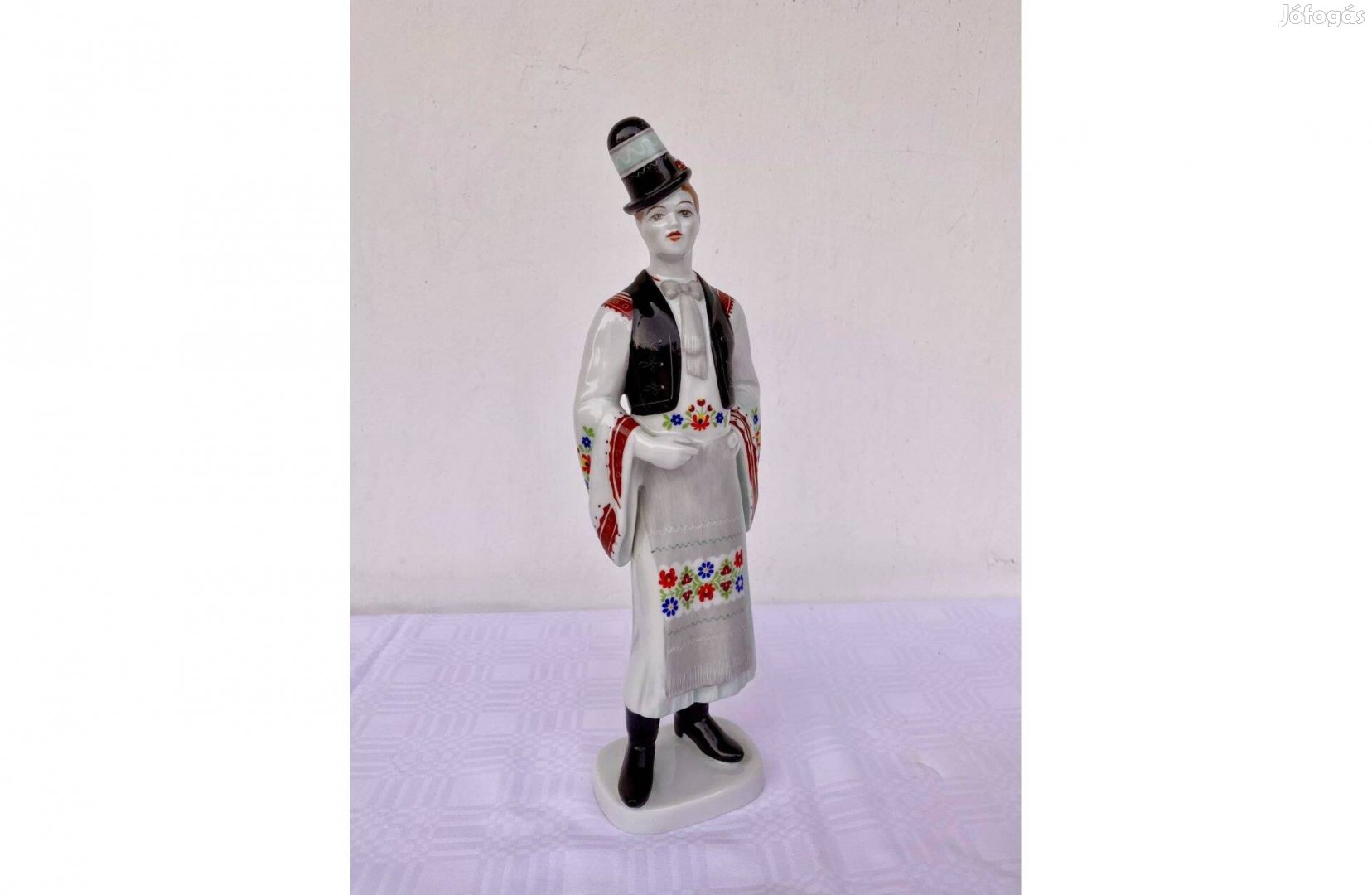 Hollóházi porcelán - matyó fiú