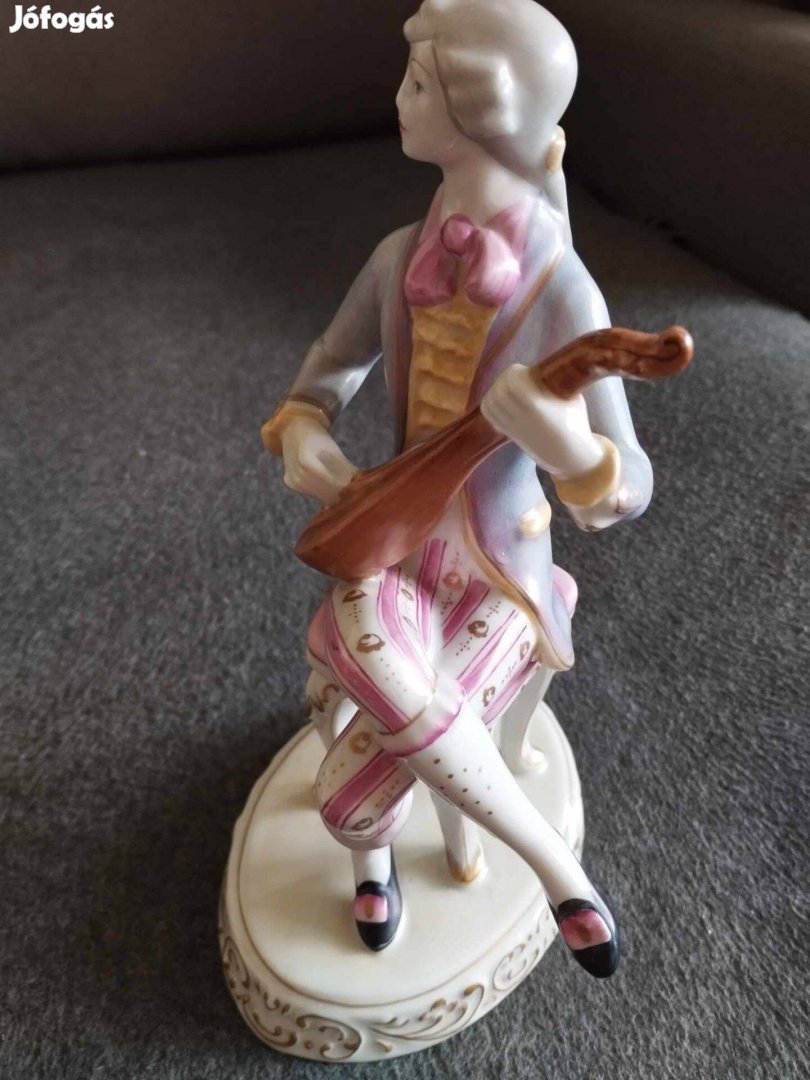 Hollóházi porcelán, barokk figura