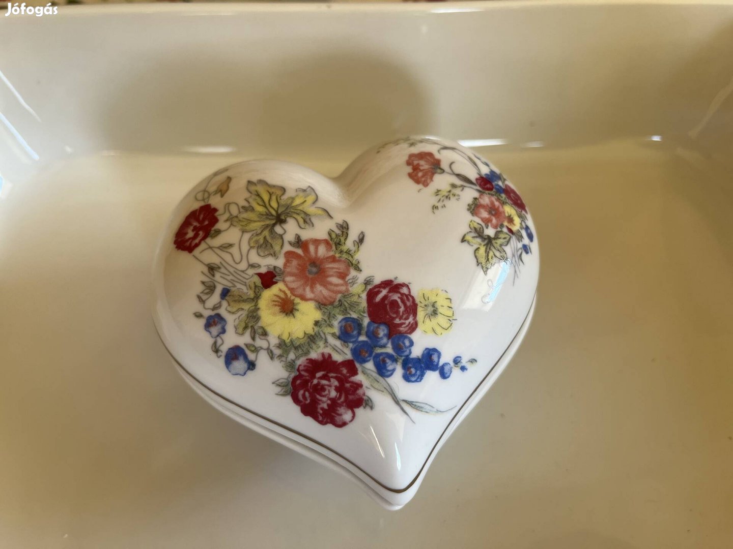 Hollóházi porcelán: szívbonbonier 