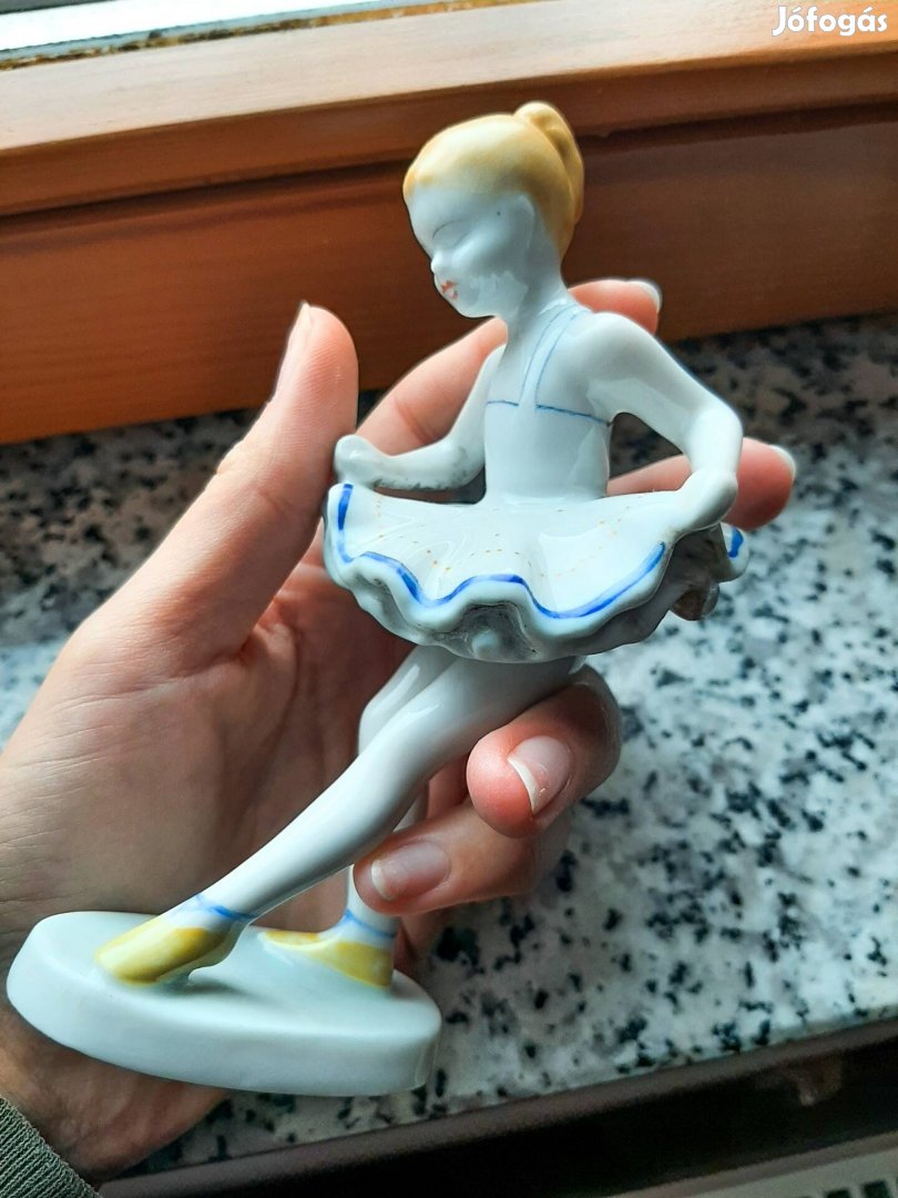 Hollóházi porcelán balerina