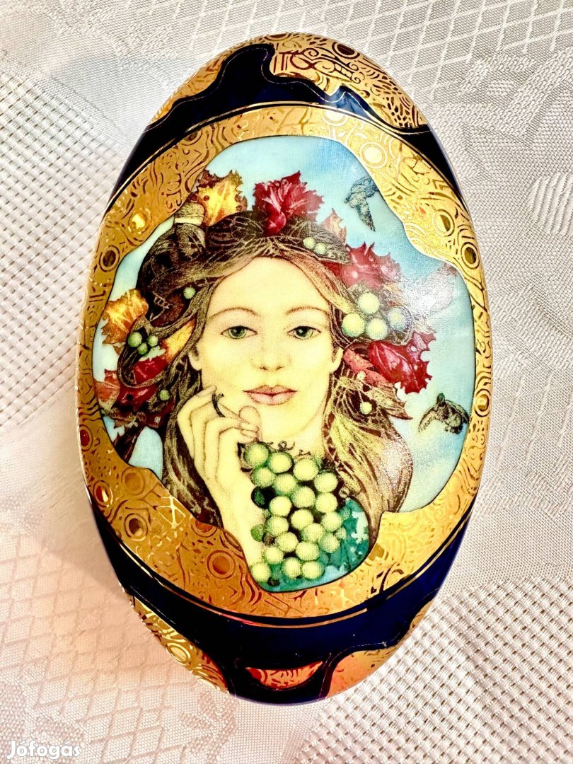 Hollóházi porcelán bonbonier a Faragó négy évszak kollekcióból ősz