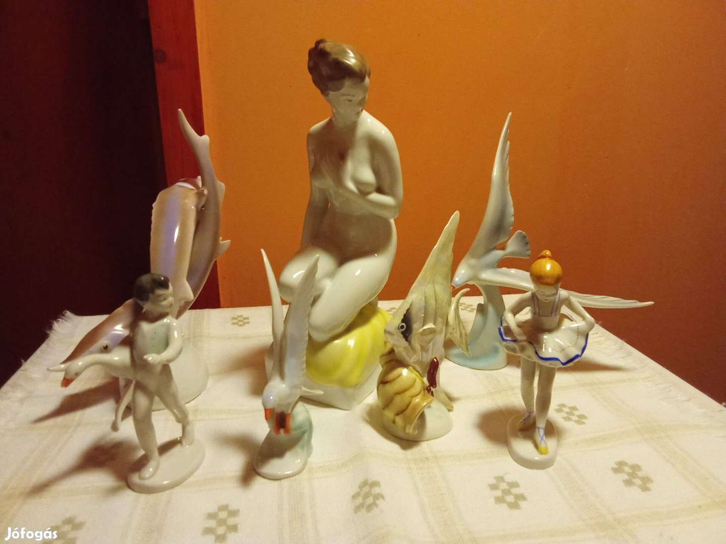 Hollóházi porcelán figurák