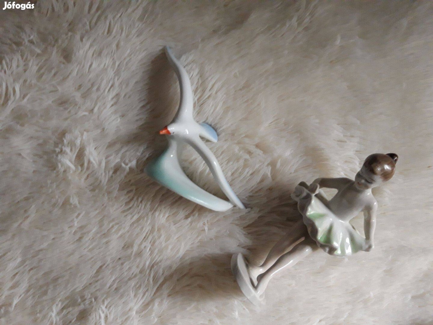 Hollóházi porcelán figurák, hibátlan állapotú balerina és madár