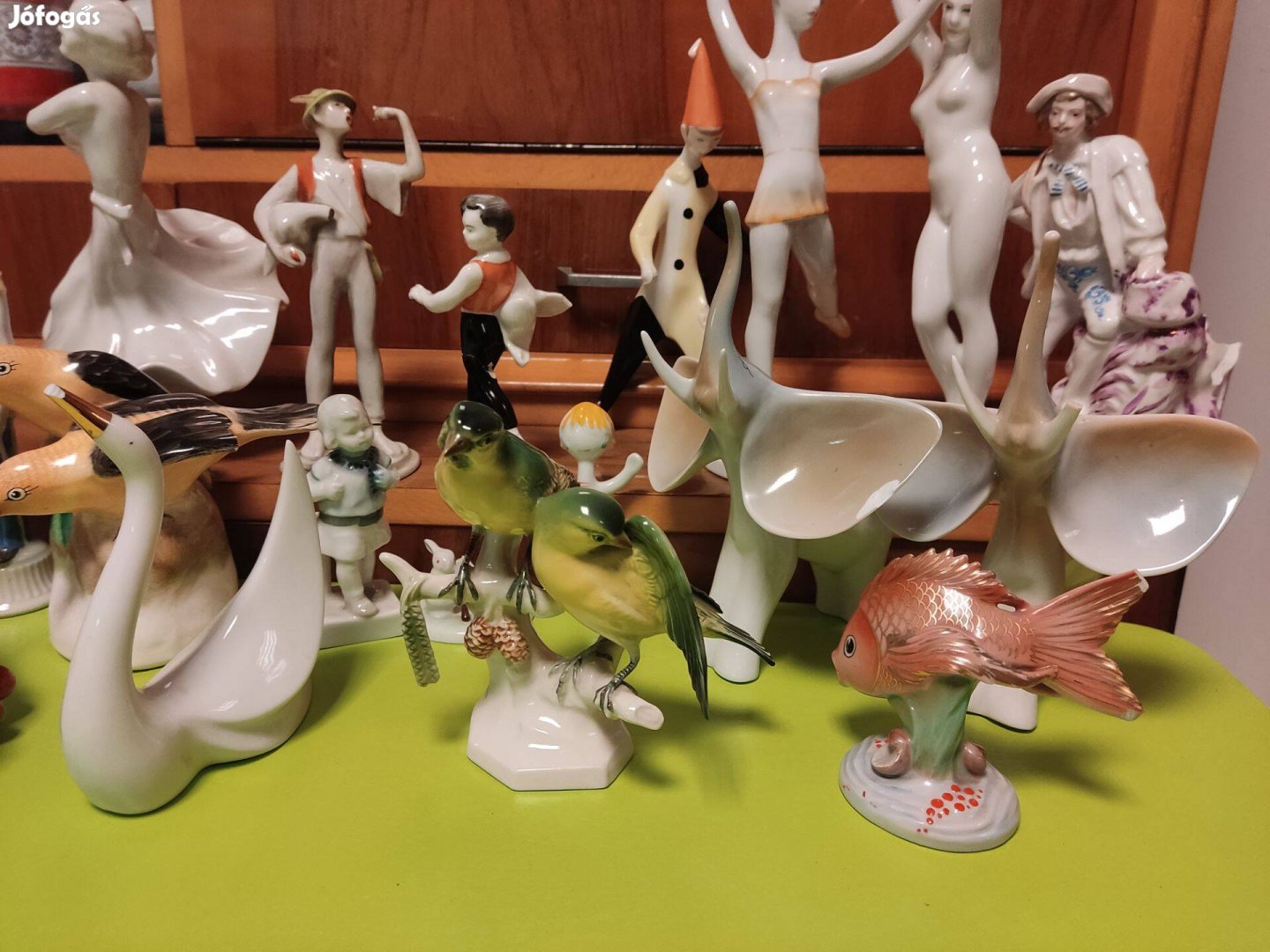 Hollóházi porcelán figurák hibásak