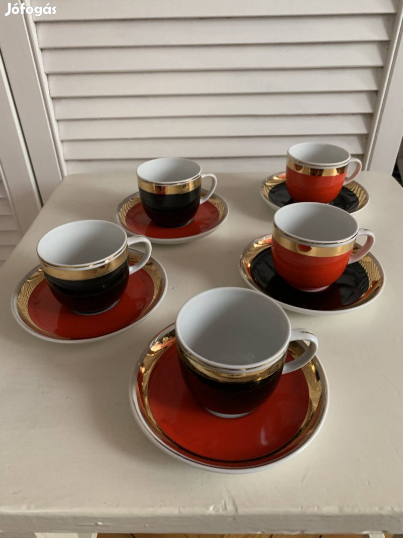 Hollóházi porcelán kávéscsészék alátéttel