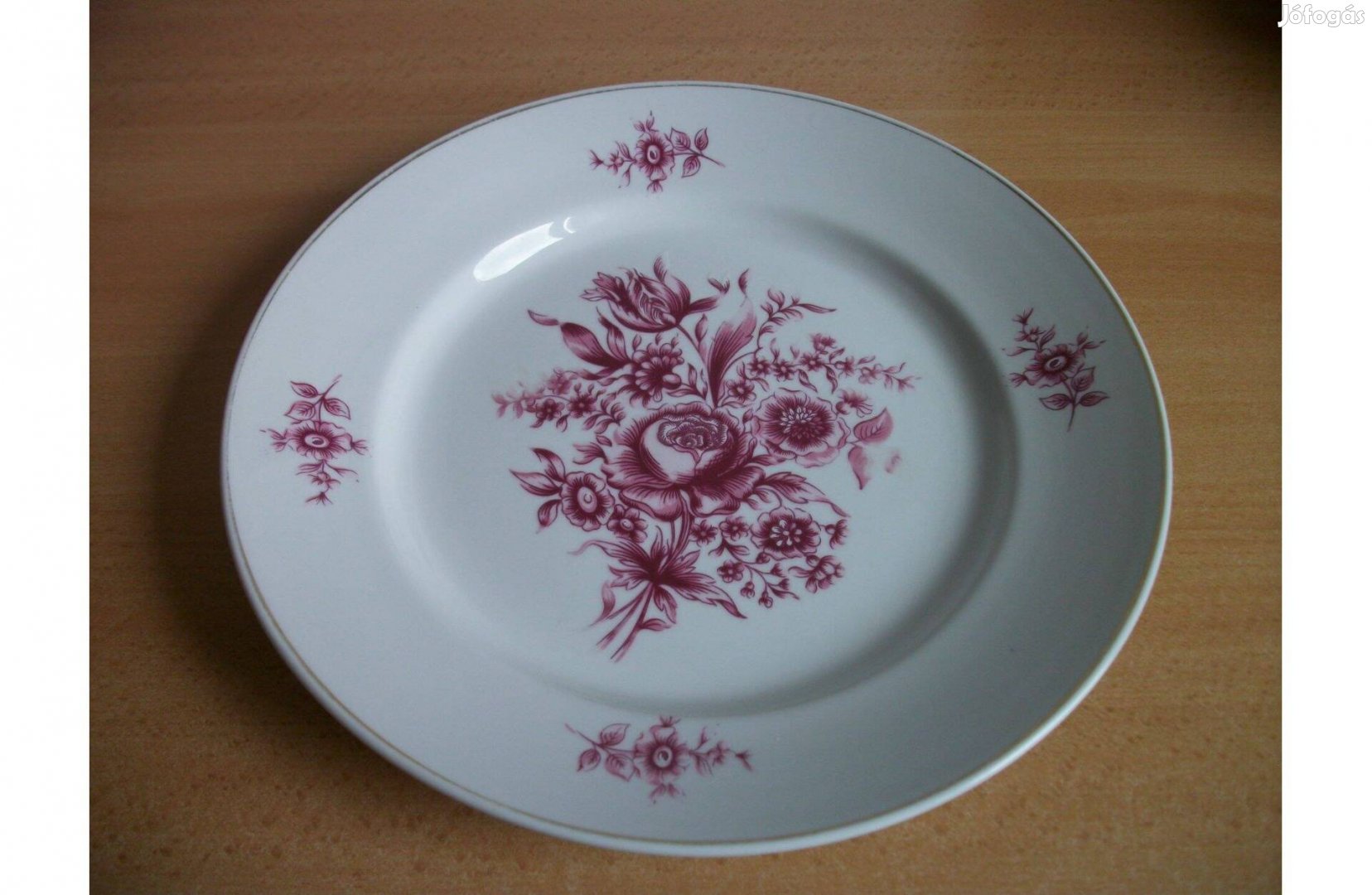 Hollóházi porcelán tányér