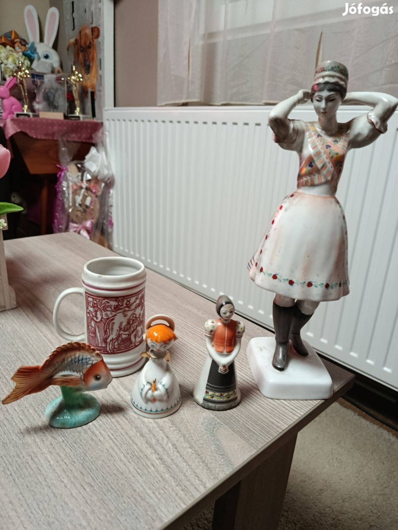 Hollóházi porcelán tárgyak