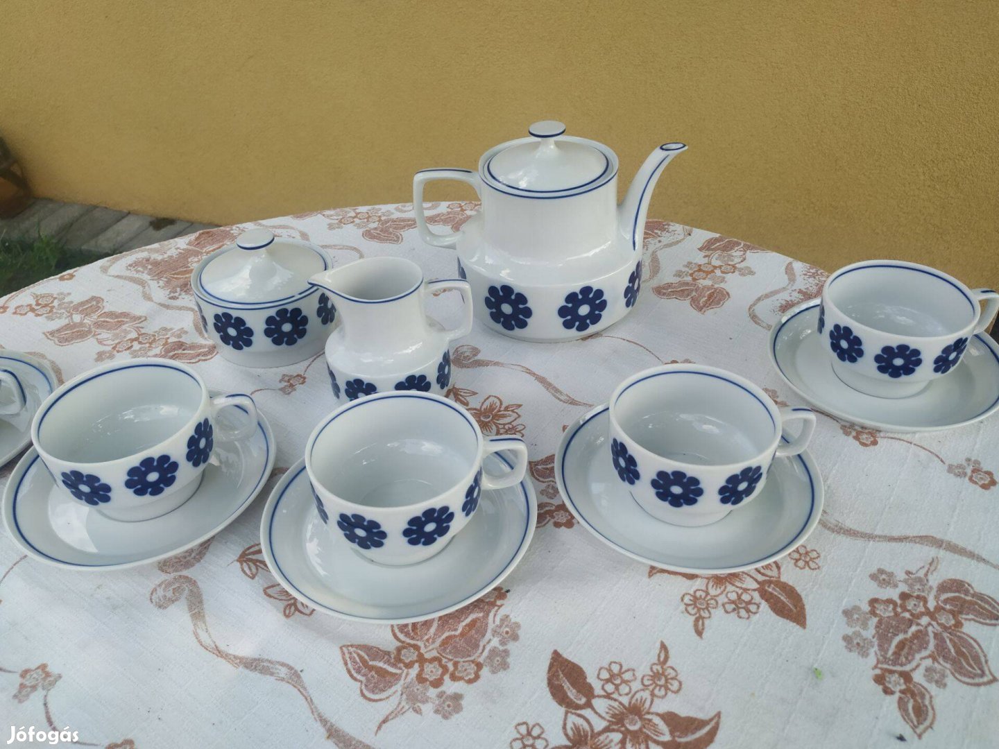 Hollóházi porcelán teáskészlet, kék virágmintával eladó! 5 személyes