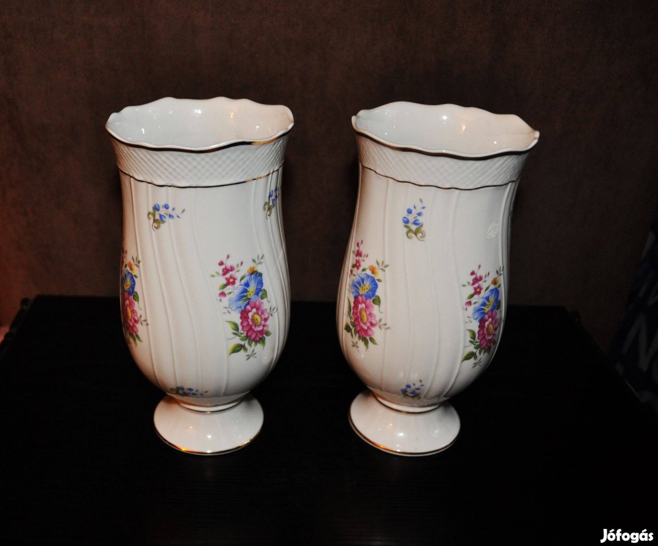 Hollóházi porcelán urnaváza eladó, 2 db egyben