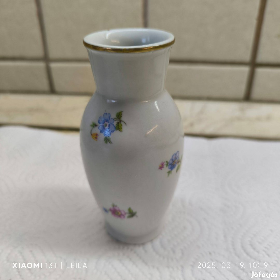 Hollóházi porcelán virágos váza eladó!
