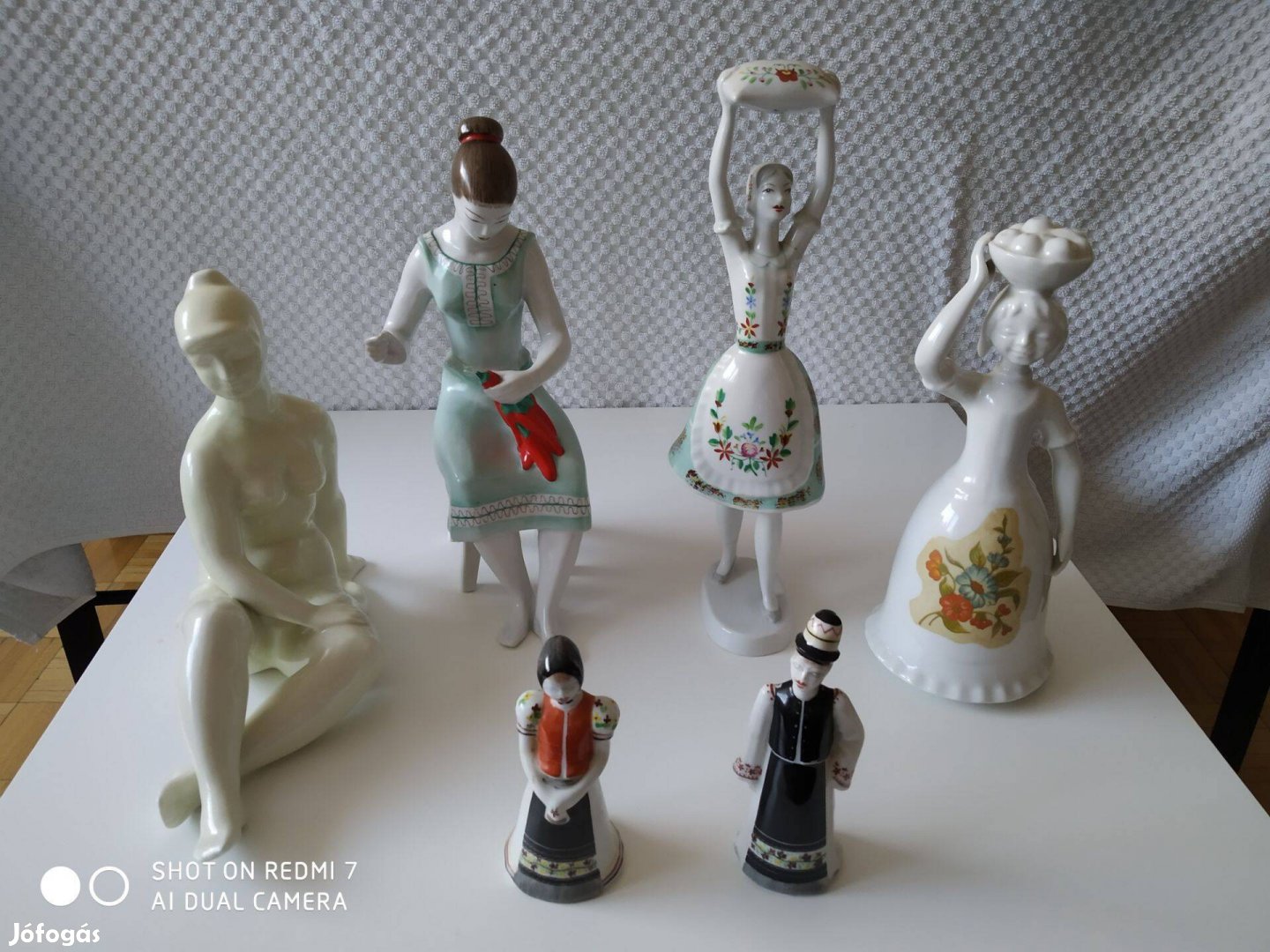 Hollóházi porcelánok hagyatékból eladók