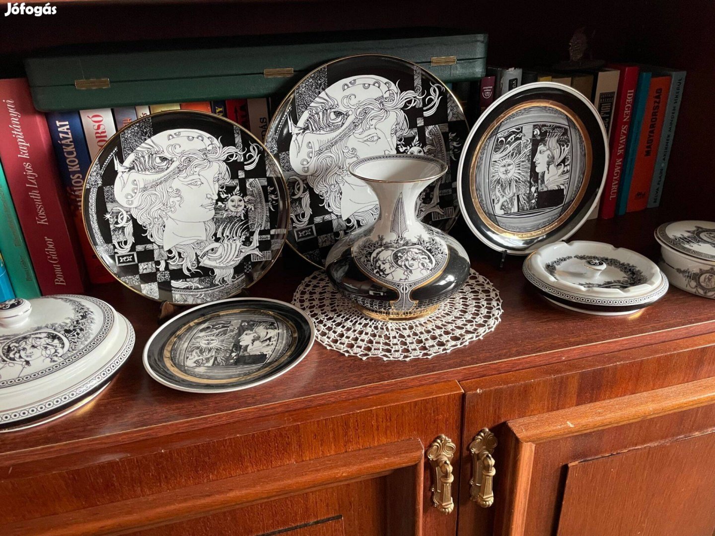 Hollóházi porcelánok hasonló stílusban válogatva