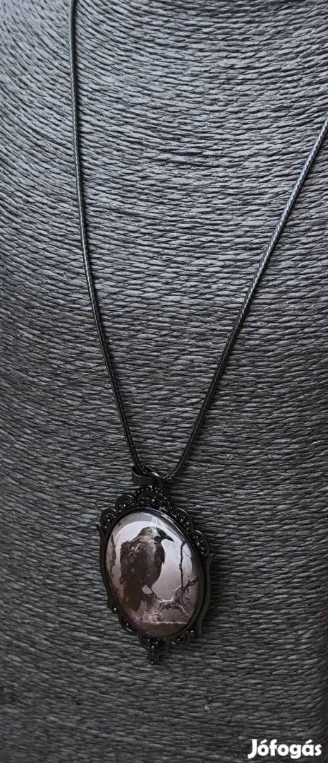 Hollós medállal nyaklánc