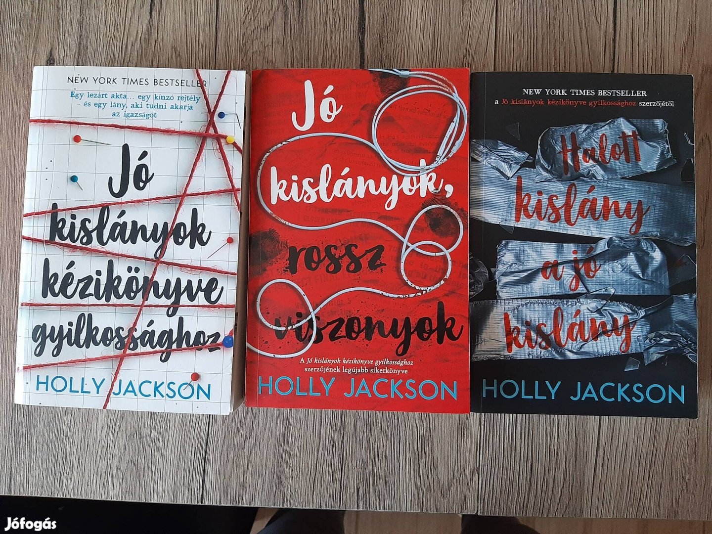 Holly Jackson-Jó kislányok kézikönyve sorozat