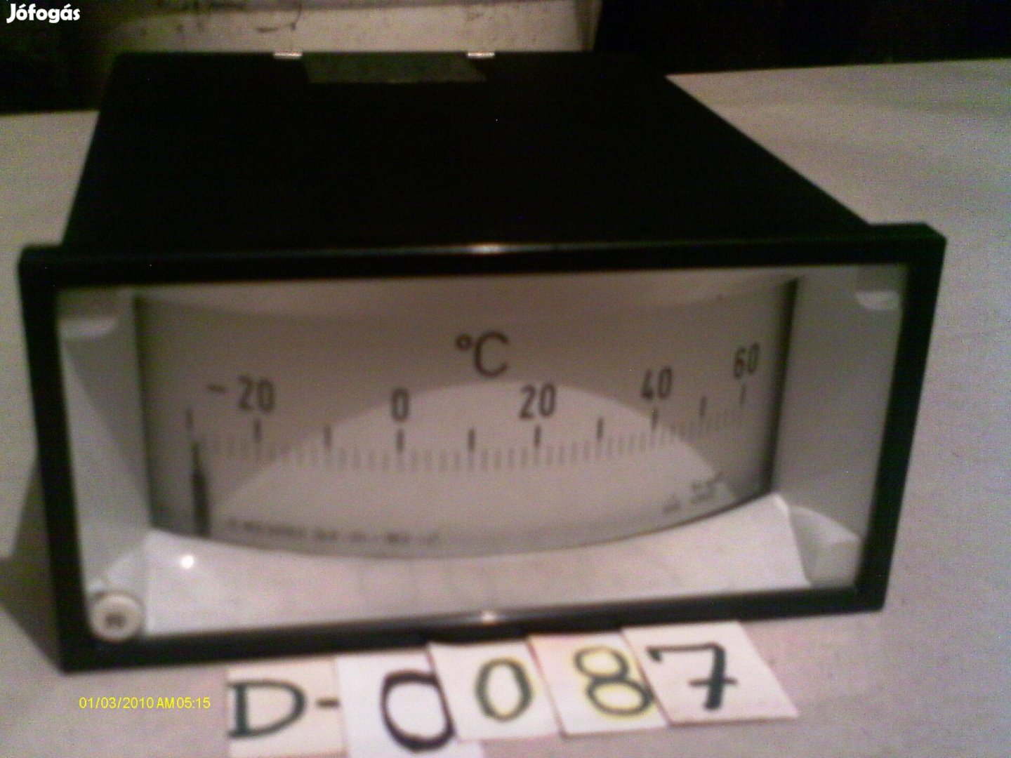 Hőmérsékletmérő táblaműszer eladó. (D-0087)