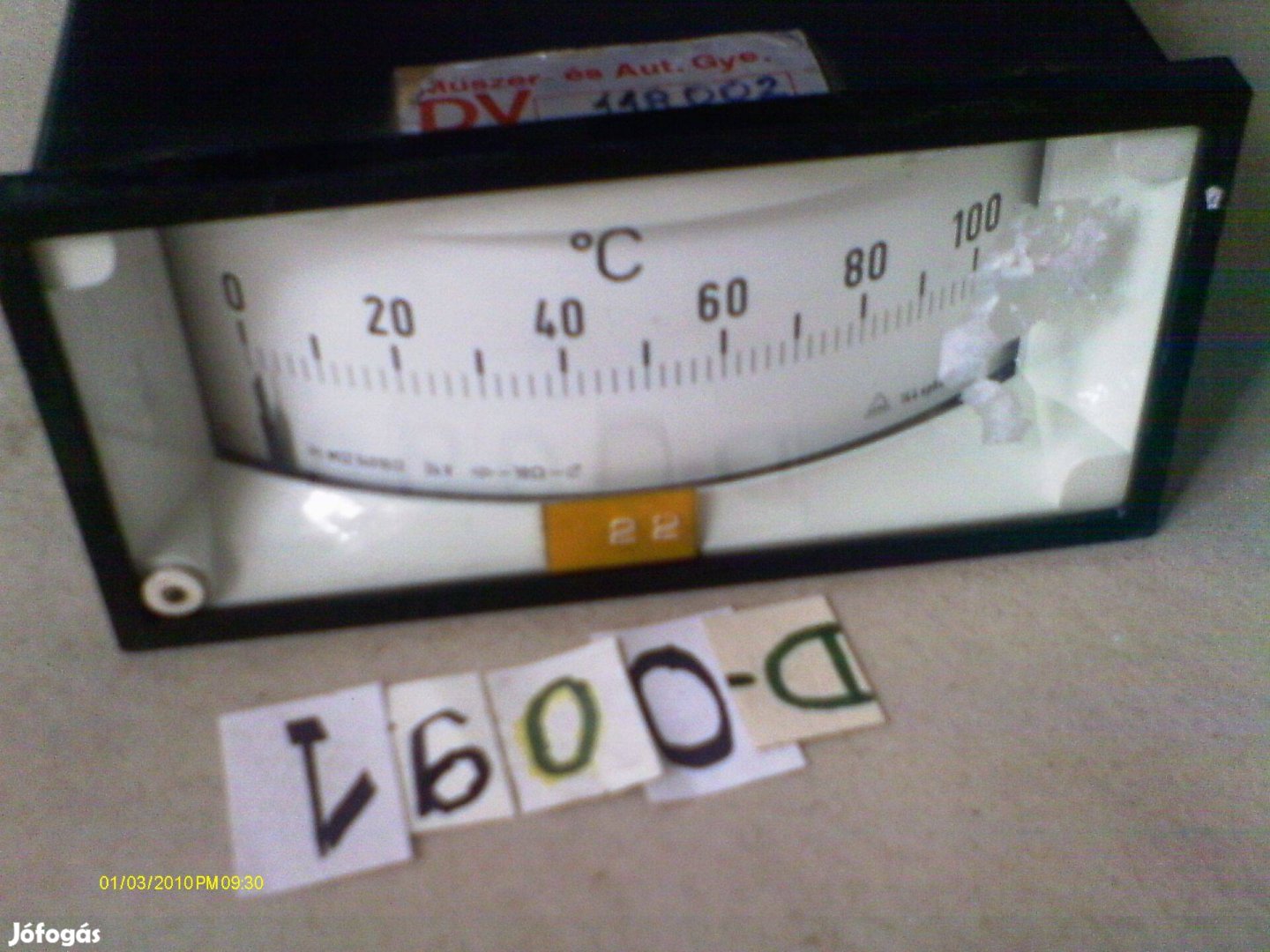 Hőmérsékletmérő táblaműszer eladó. (D-0091)