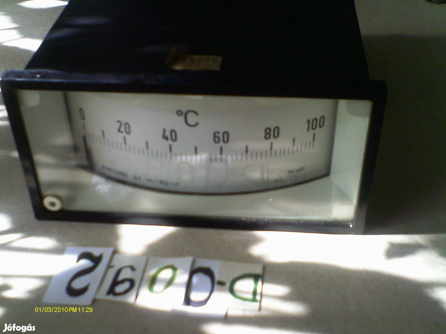 Hőmérsékletmérő táblaműszer eladó. (D-0092)