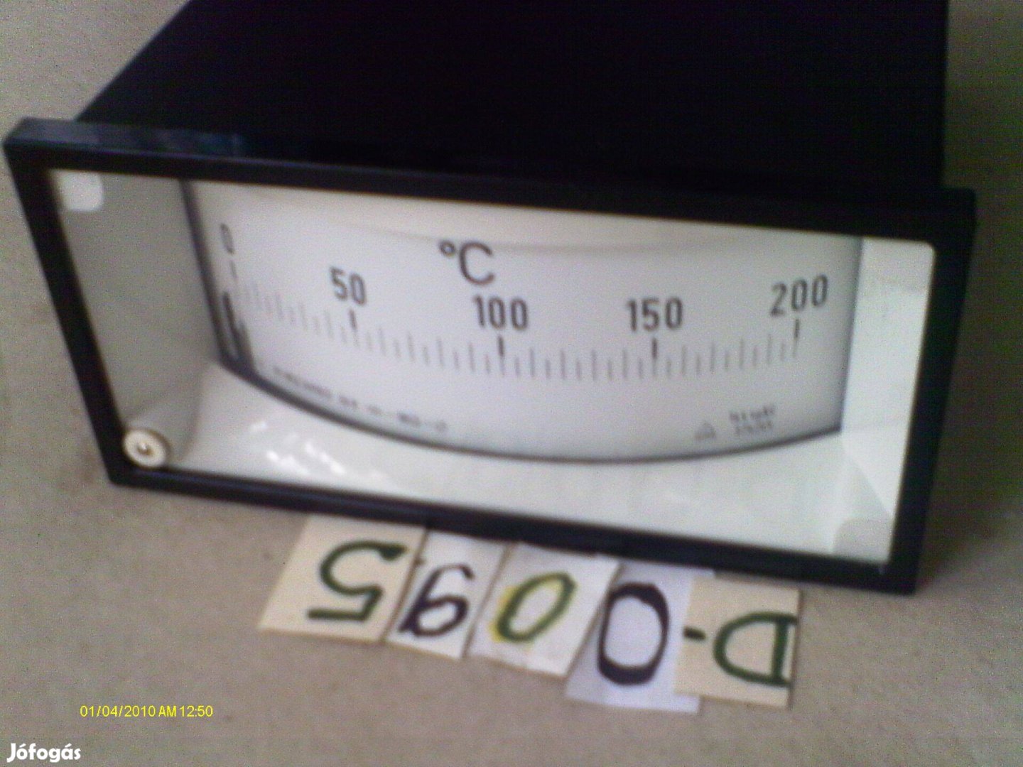 Hőmérsékletmérő táblaműszer eladó. (D-0095)