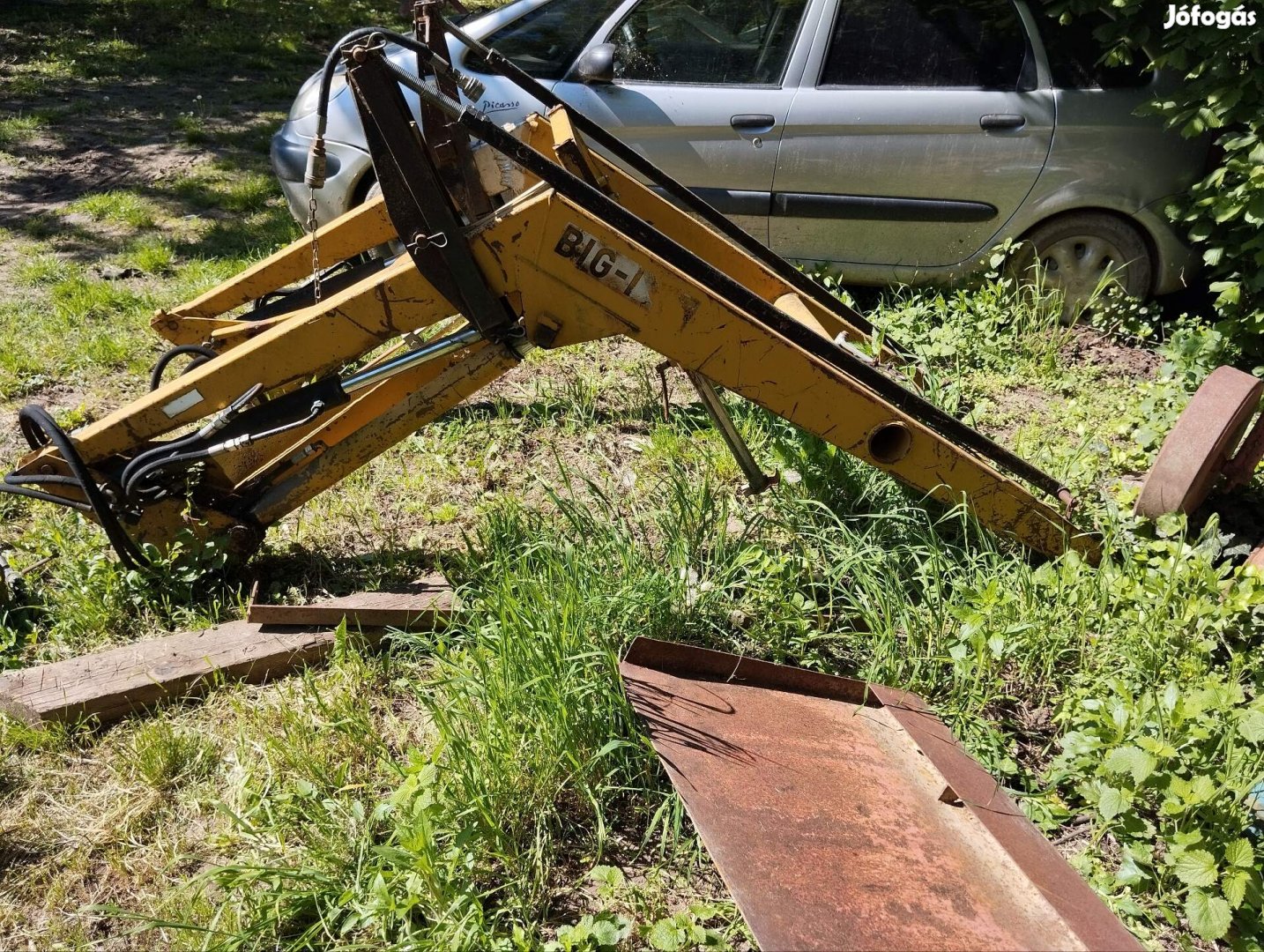 Homlokrakodó 4 munkahengeres szintezős eladó! Mtz méretű 