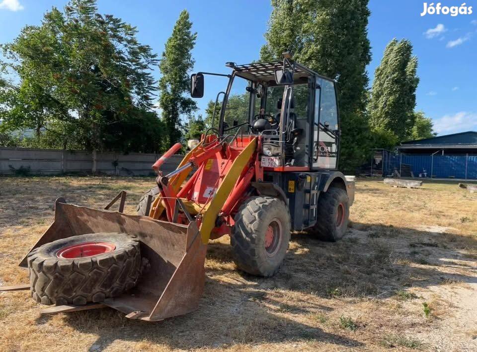 Homlokrakodó ZL16 rendszámos 4,2 t