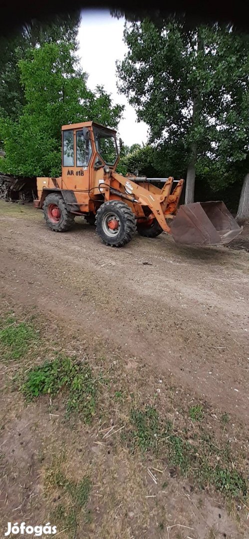 Homlokrakodó eladó.