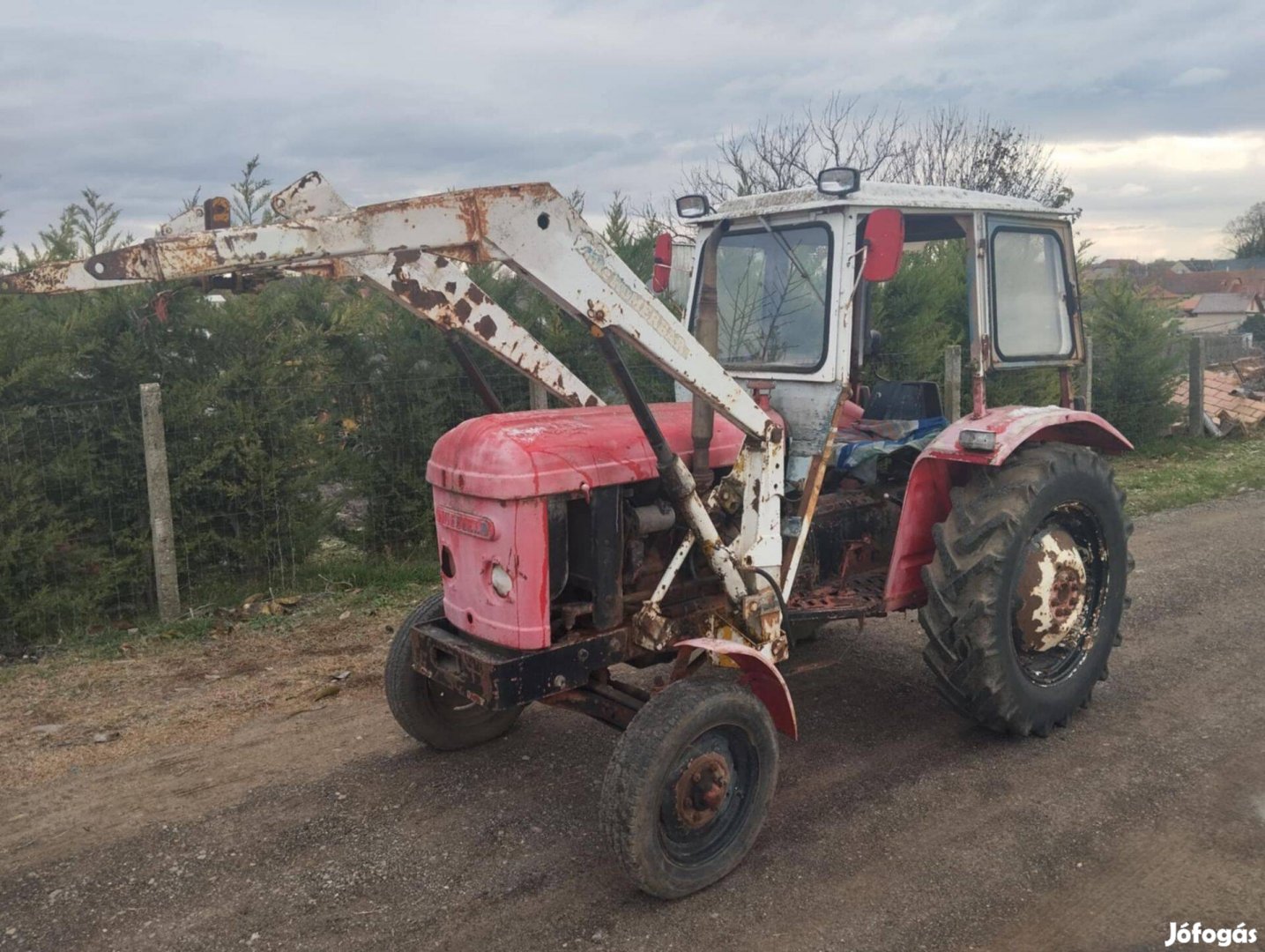 Homlokrakodós 30 le traktor eladó