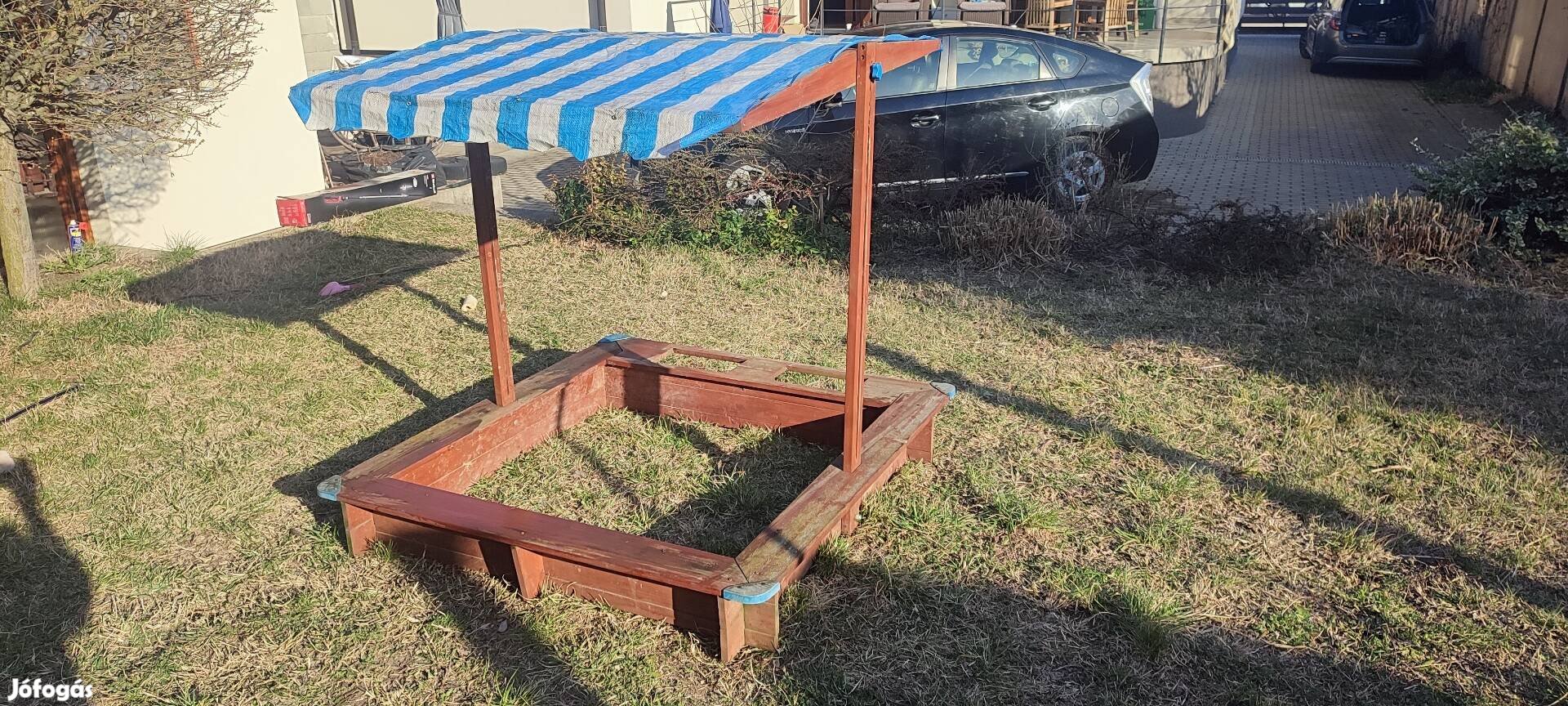 Homokozó állítható tetővel