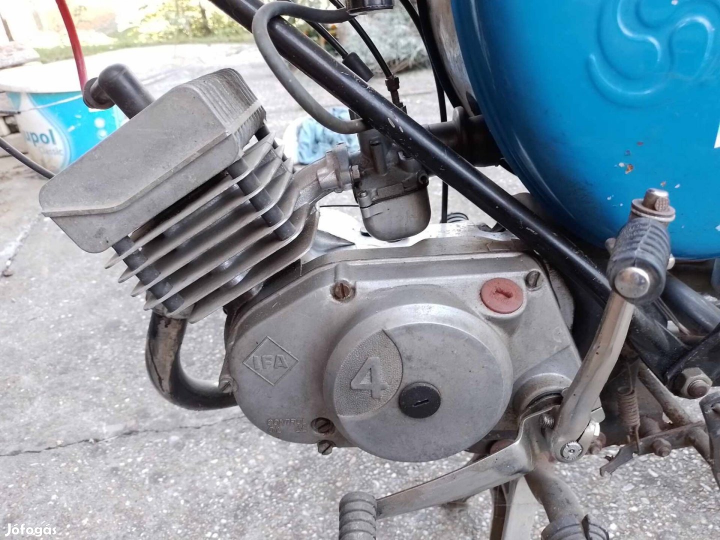 Honda 125 és Simson 51 cserélnék Piaggio MP3 300 cm3 fölfelé!