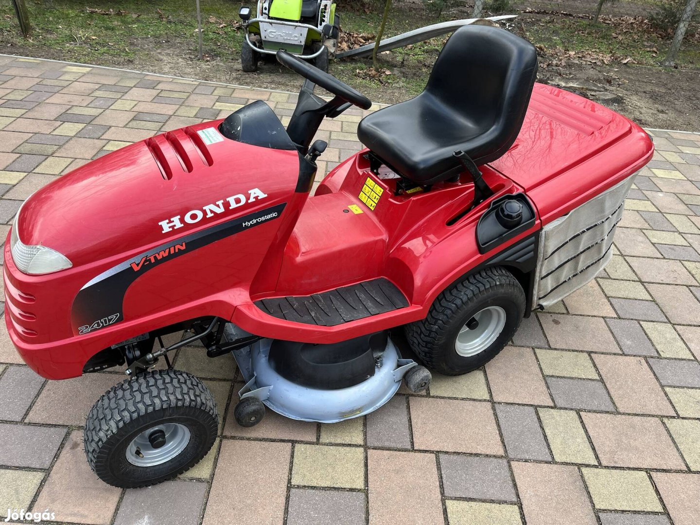 Honda 2417 fűnyíró traktor