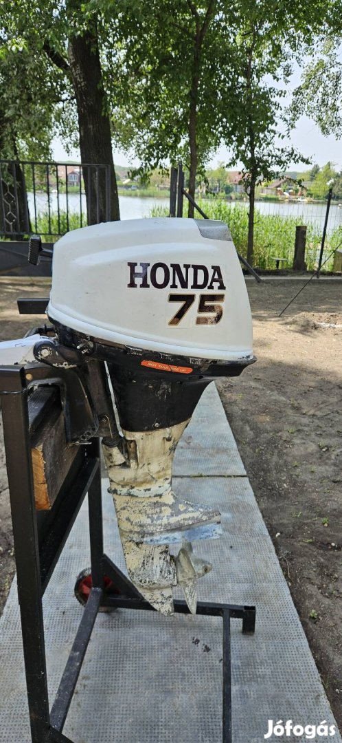 Honda 4 ütemű 7.5 le csónakmotor