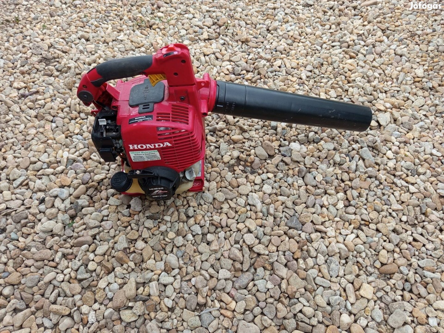 Honda 4 ütemű benzinmotoros lombfúvó, lomb fúvó