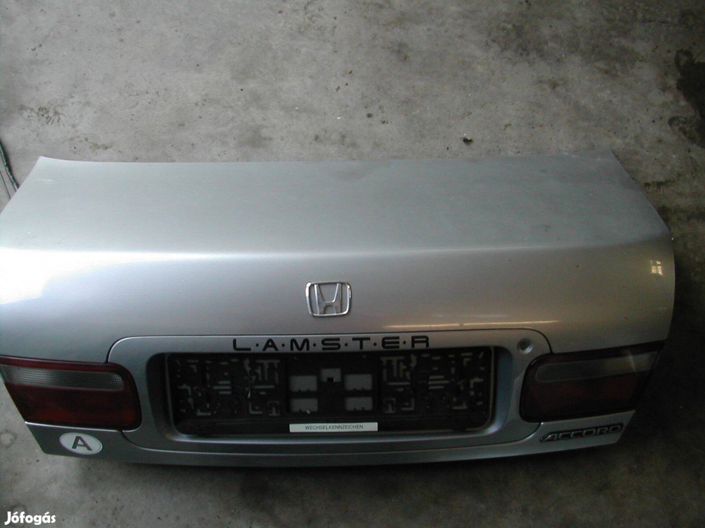 Honda Accord 2.0B (1993) csomagtérajtó