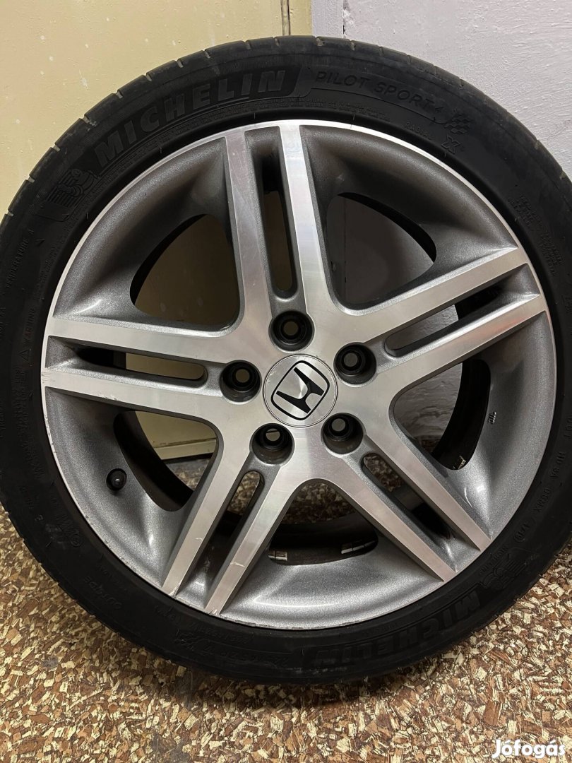 Honda Accord gyári Alufelni gumival