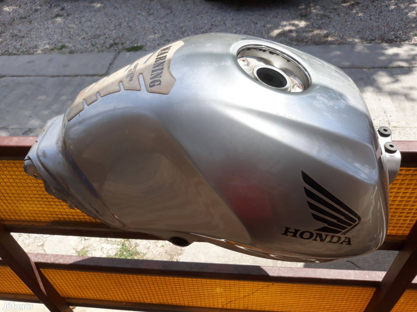 Honda CBF 1000 (SC58) gyári benzintank (zozizo)
