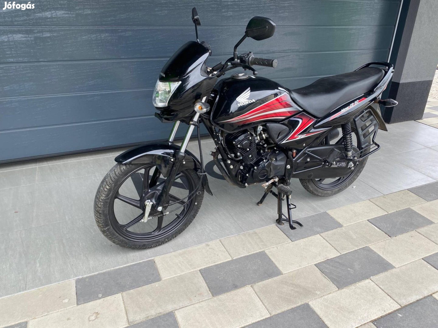 Honda CBF 125 .