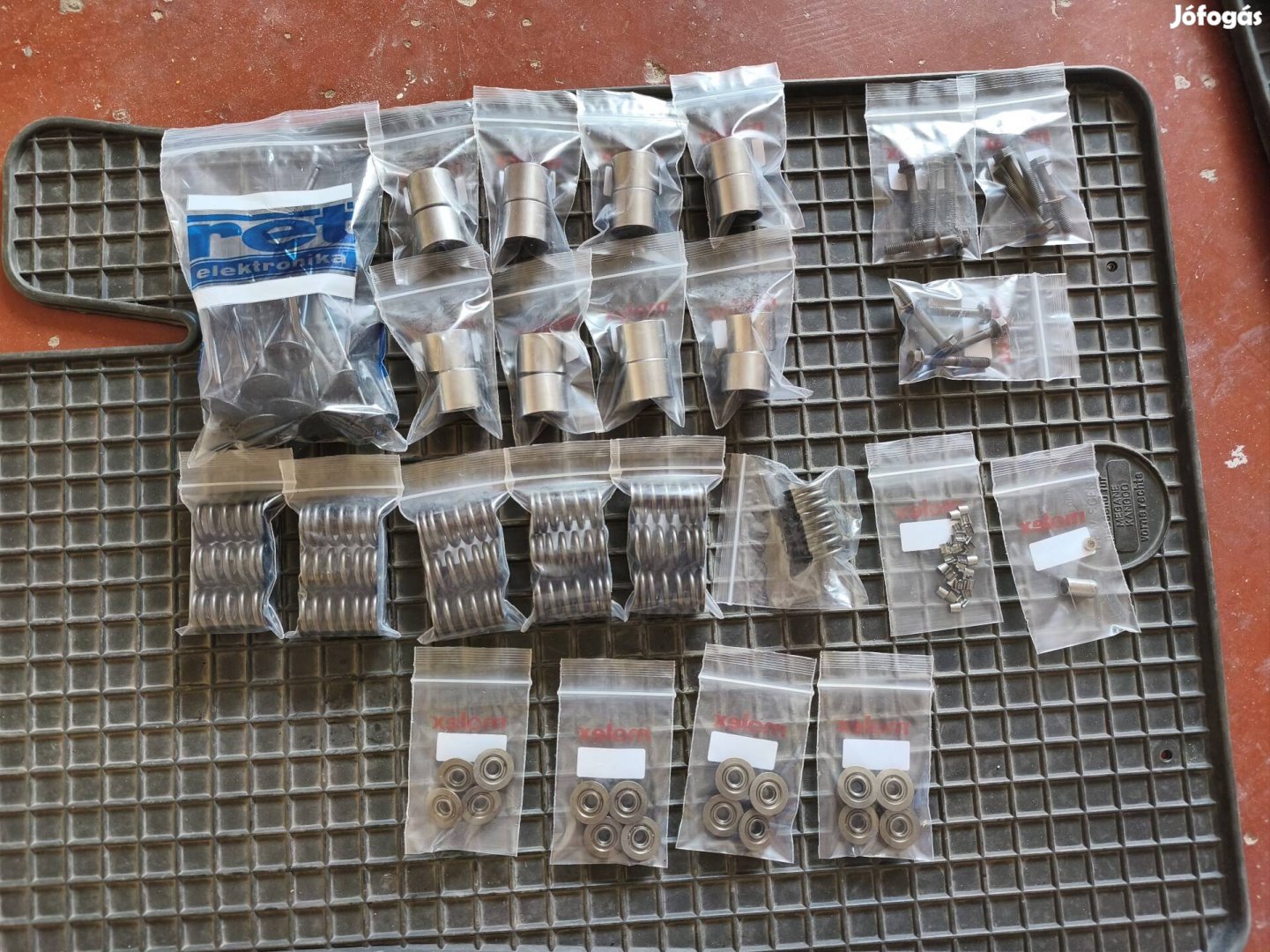 Honda CBR 600 f4szelepek és alkatrészei 