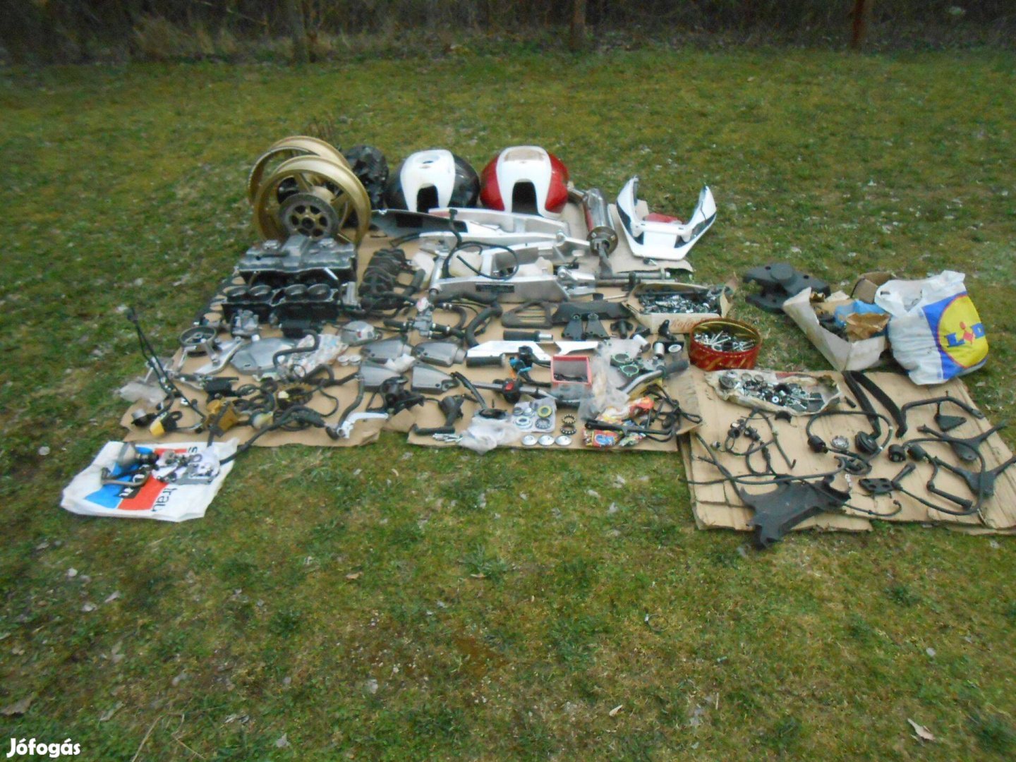 Honda CB 1300A-CB1300 SA,2008-2010-es alkatrészek eladók