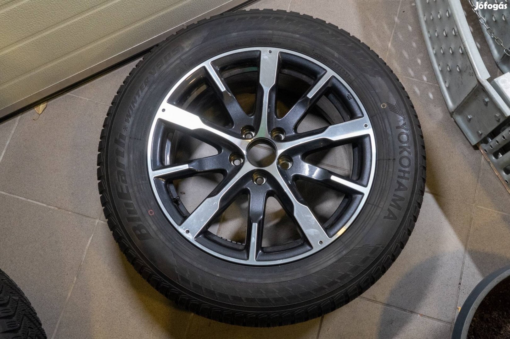 Honda CR-V télikerék garnitúra könnyűfém felnin Yokohama 235/60R18