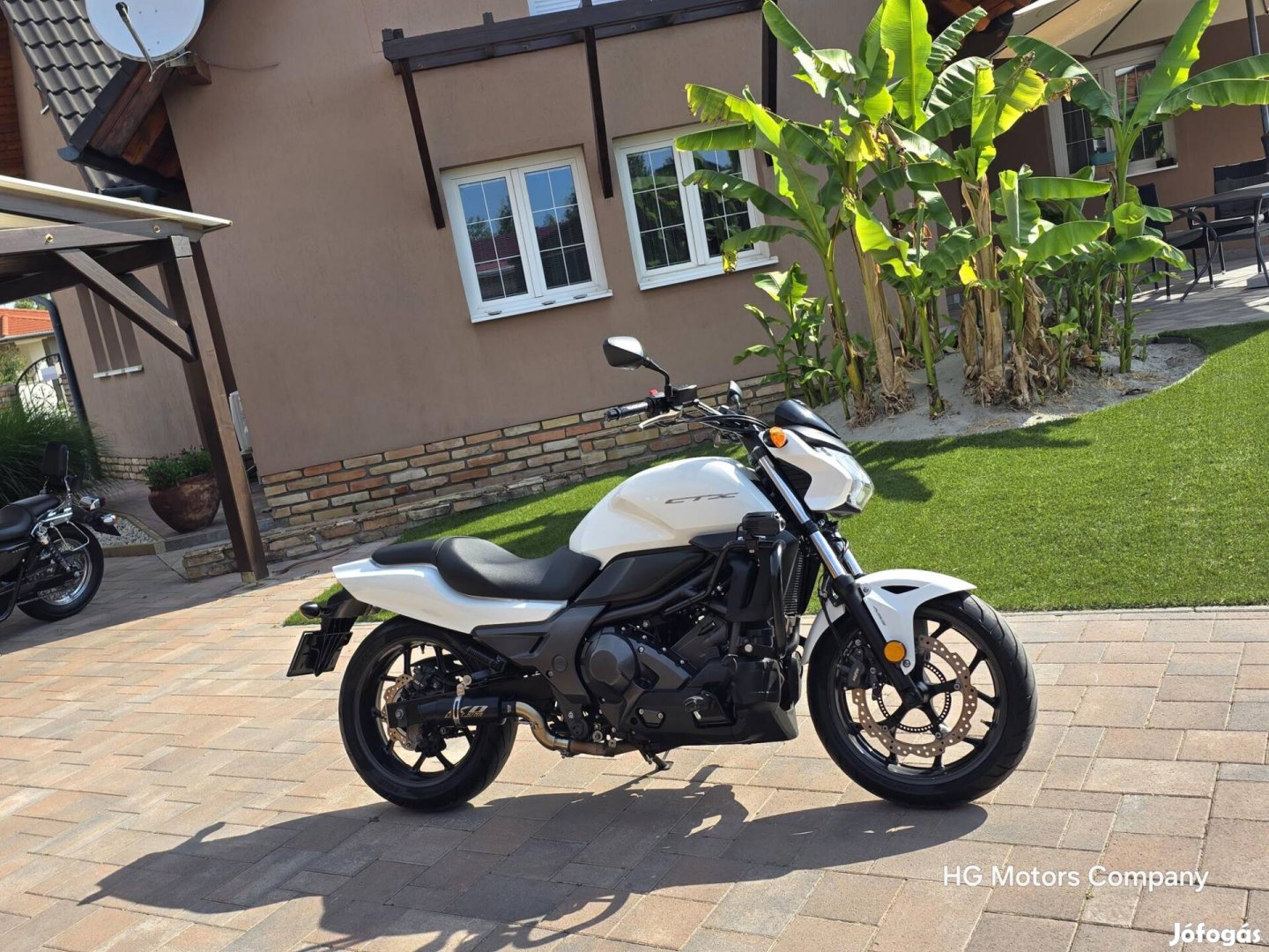 Honda CTX 700 N A2 vel vezethető. automata. ext...