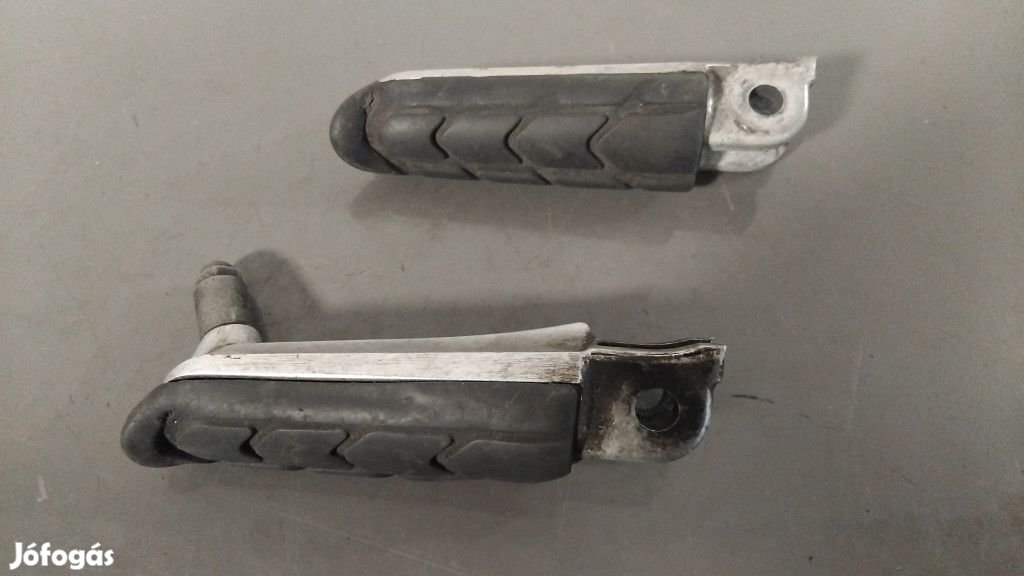 Honda Cbr 600 F4i - Lábtartó tüskék