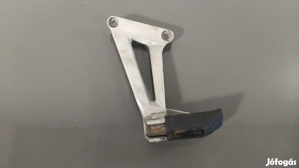 Honda Cbr 600 F '87 Bal oldali lábtartó konzol, tüskével
