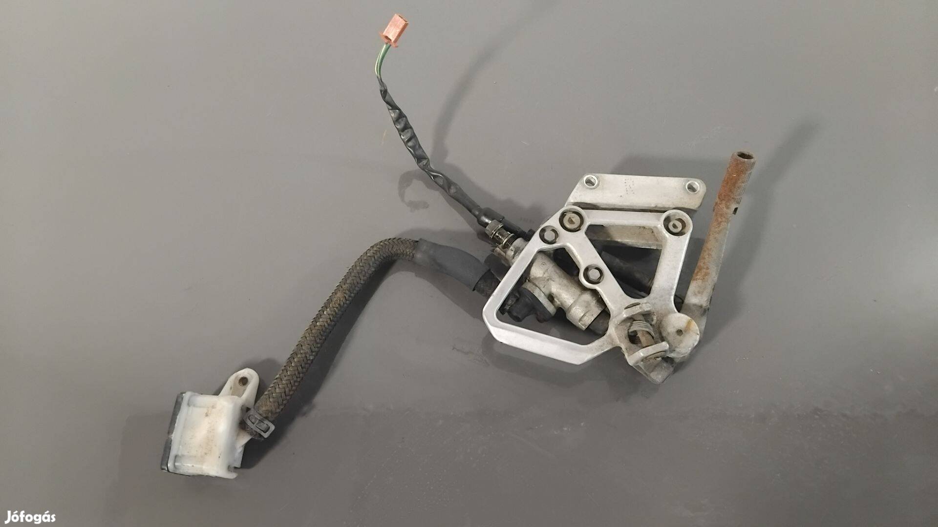 Honda Cbr 600 F '87 Jobb oldali lábtartó konzol, fékkarral, fékmunkahe