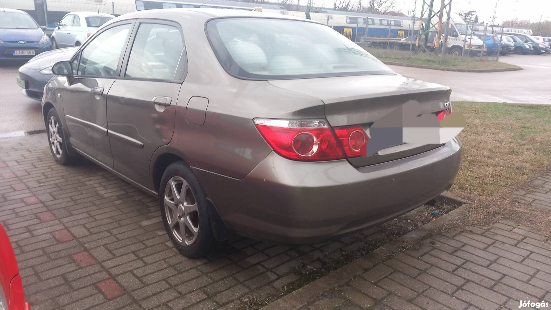 Honda City gyári alkatrészek