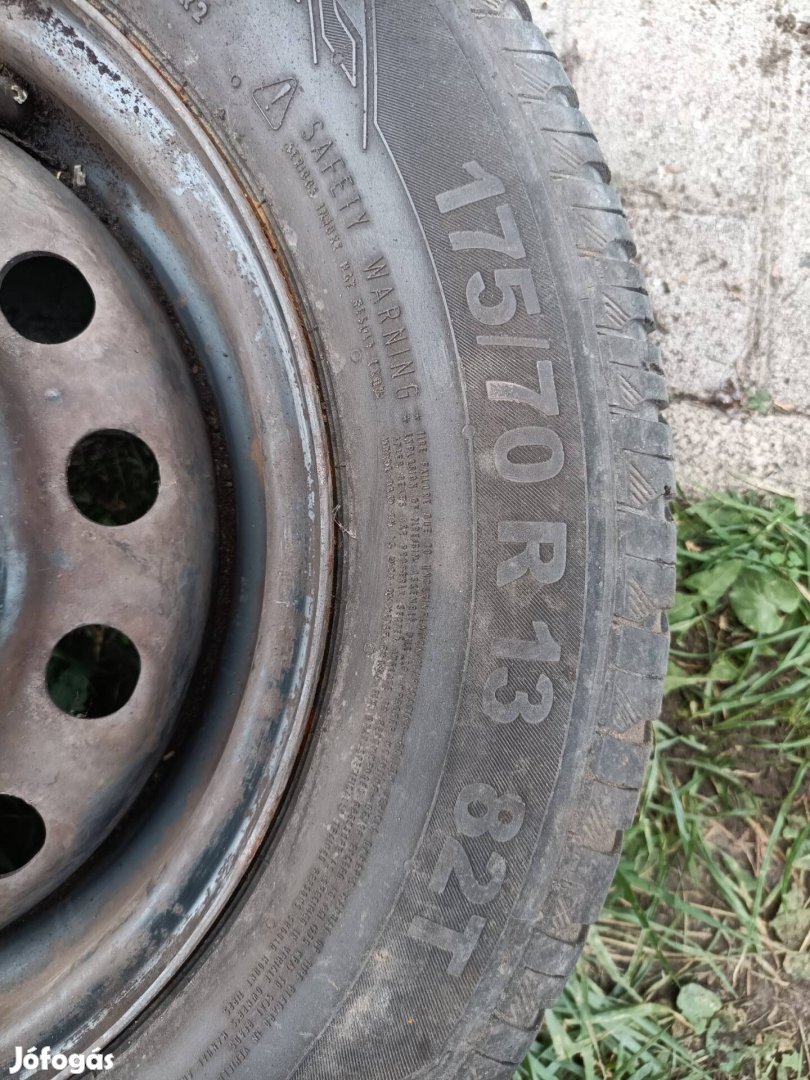 Honda Civic 96 acél felni 175/70 R13 gumival